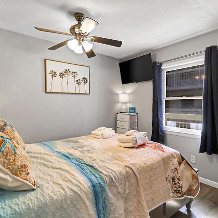The Breakers #220 Beach Condo, Beautiful Ocean View At Coligny Beach, 4 N Forest Beach Drive Hilton Head, Walk To All Shops Restaurants, Renovated Jan 2024, Vacation Rental Hhi Llc Hilton Head Island Esterno foto