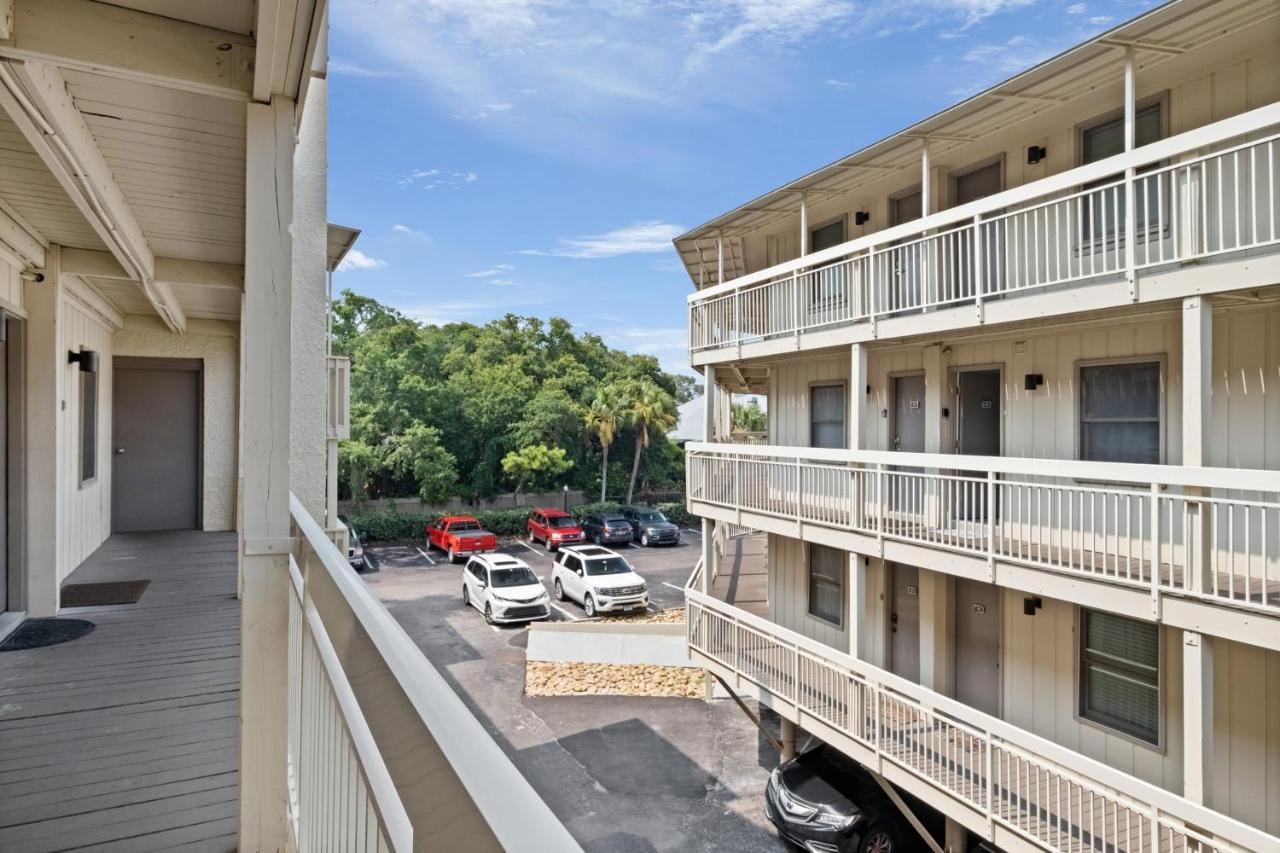 The Breakers #220 Beach Condo, Beautiful Ocean View At Coligny Beach, 4 N Forest Beach Drive Hilton Head, Walk To All Shops Restaurants, Renovated Jan 2024, Vacation Rental Hhi Llc Hilton Head Island Esterno foto