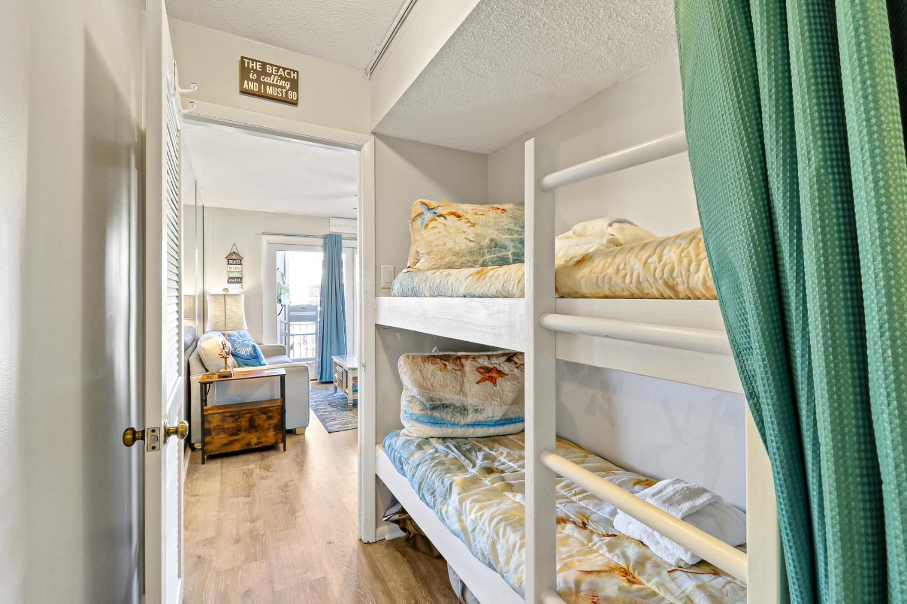 The Breakers #220 Beach Condo, Beautiful Ocean View At Coligny Beach, 4 N Forest Beach Drive Hilton Head, Walk To All Shops Restaurants, Renovated Jan 2024, Vacation Rental Hhi Llc Hilton Head Island Esterno foto
